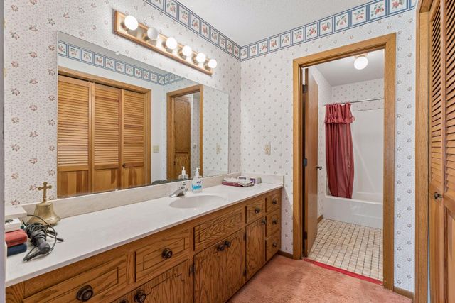 2722 Innsbruck Drive, New Brighton, MN 55112