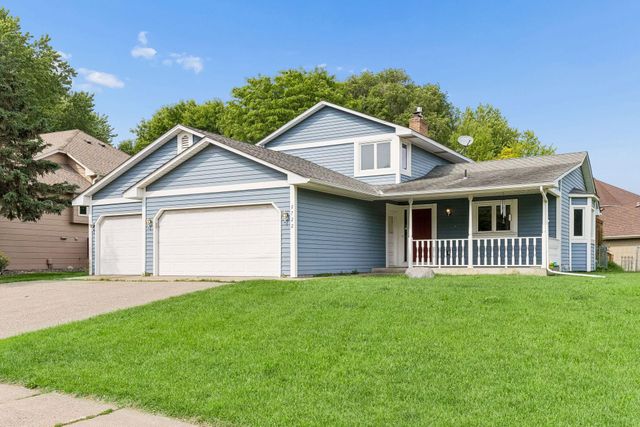 2722 Innsbruck Drive, New Brighton, MN 55112
