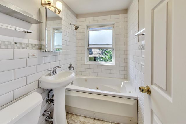 822 Seward Street 3B, Evanston, IL 60202