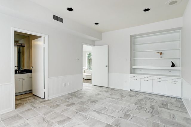 5300 Mercer Street 9, West University Place, TX 77005