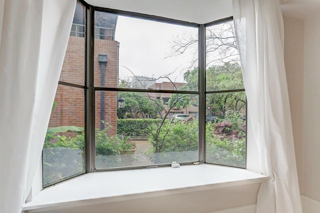5300 Mercer Street 9, West University Place, TX 77005