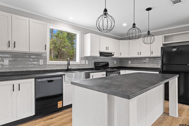 15317 S FM 95, Mt Enterprise, TX 75681