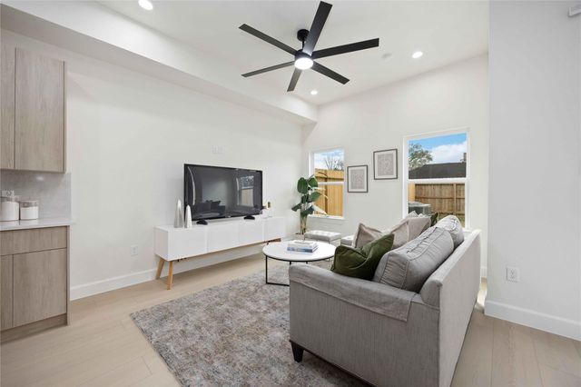 3528 Amos Street, Houston, TX 77021