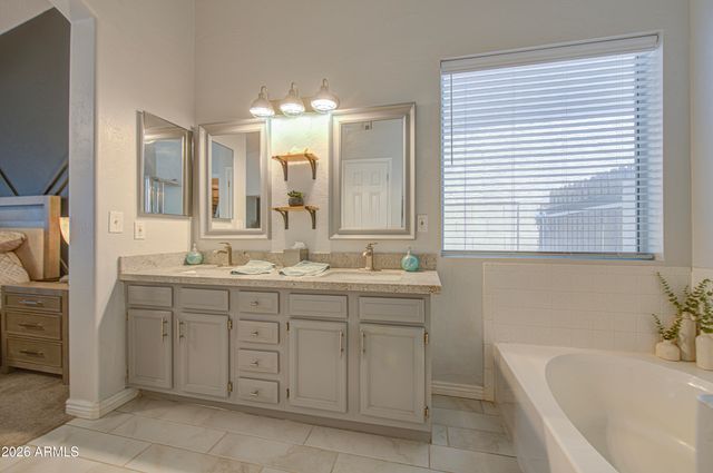 226 N NIELSON Street, Gilbert, AZ 85234