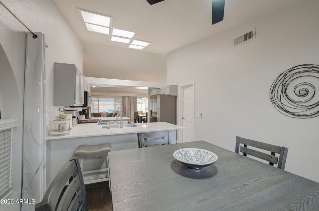 Image 13 of property listing at 226 N NIELSON Street, Gilbert, AZ 85234