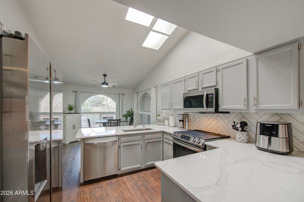 Image 9 of property listing at 226 N NIELSON Street, Gilbert, AZ 85234
