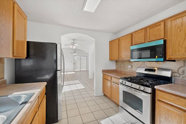 1031 82nd Street SW, Albuquerque, NM 87121