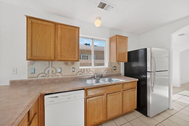 1031 82nd Street SW, Albuquerque, NM 87121