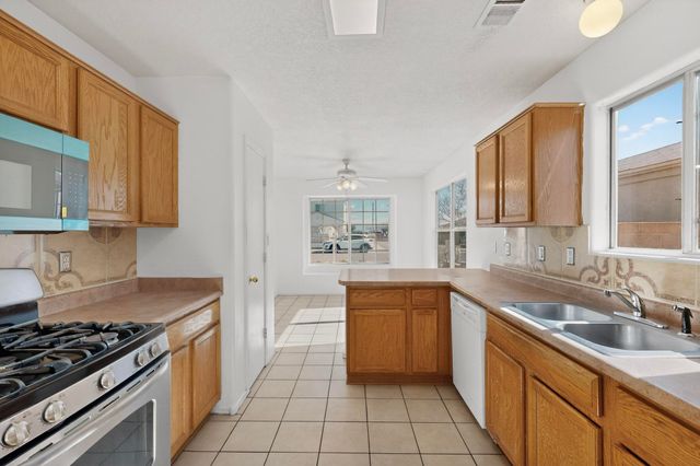 1031 82nd Street SW, Albuquerque, NM 87121