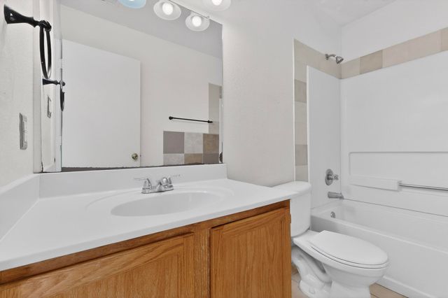 1031 82nd Street SW, Albuquerque, NM 87121