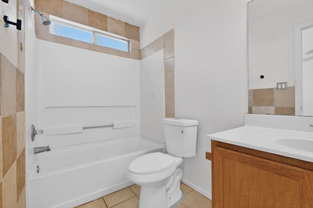 1031 82nd Street SW, Albuquerque, NM 87121