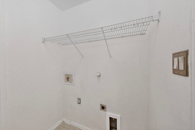 1031 82nd Street SW, Albuquerque, NM 87121