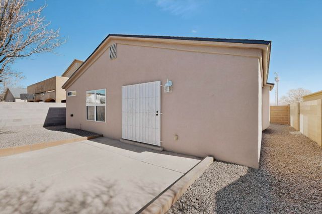 1031 82nd Street SW, Albuquerque, NM 87121