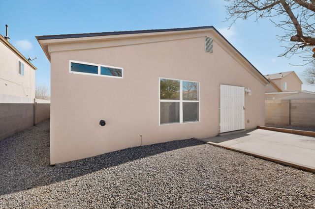 1031 82nd Street SW, Albuquerque, NM 87121
