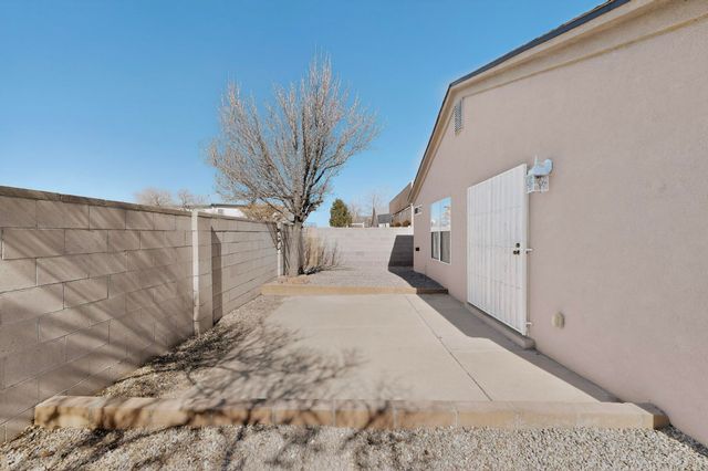 1031 82nd Street SW, Albuquerque, NM 87121