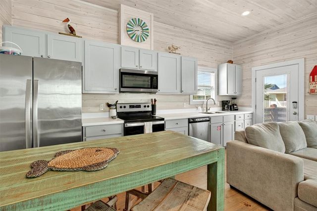 1924 S 11th St 8, Port Aransas, TX 78373