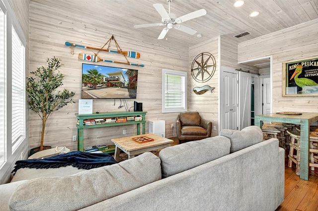 1924 S 11th St 8, Port Aransas, TX 78373