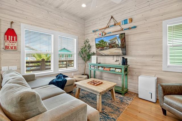 1924 S 11th St 8, Port Aransas, TX 78373