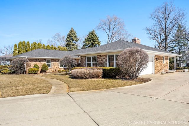 8 Concord Drive, Oak Brook, IL 60523