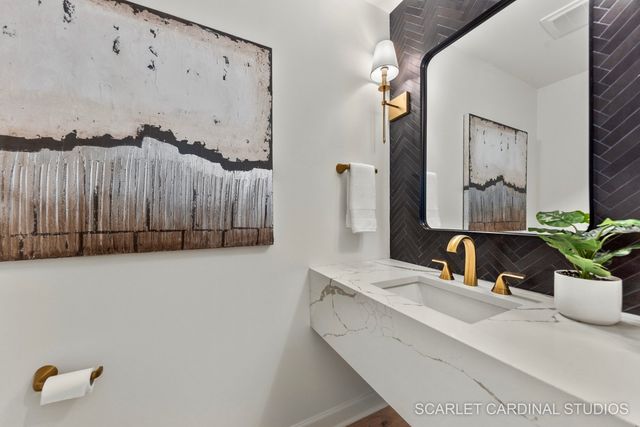 8 Concord Drive, Oak Brook, IL 60523