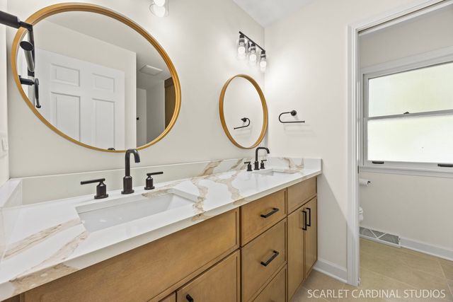 8 Concord Drive, Oak Brook, IL 60523