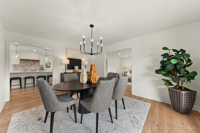 8 Concord Drive, Oak Brook, IL 60523