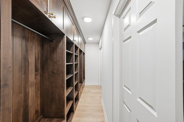 8 Concord Drive, Oak Brook, IL 60523