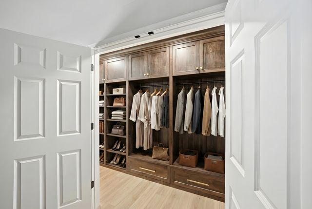 8 Concord Drive, Oak Brook, IL 60523