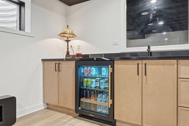 8 Concord Drive, Oak Brook, IL 60523