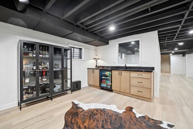 8 Concord Drive, Oak Brook, IL 60523