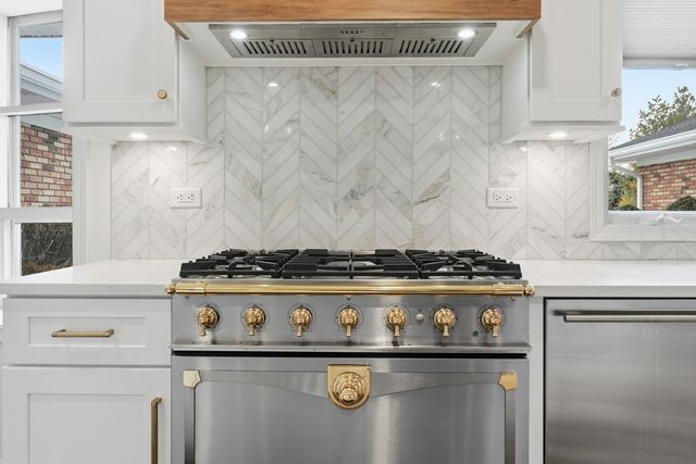 8 Concord Drive, Oak Brook, IL 60523