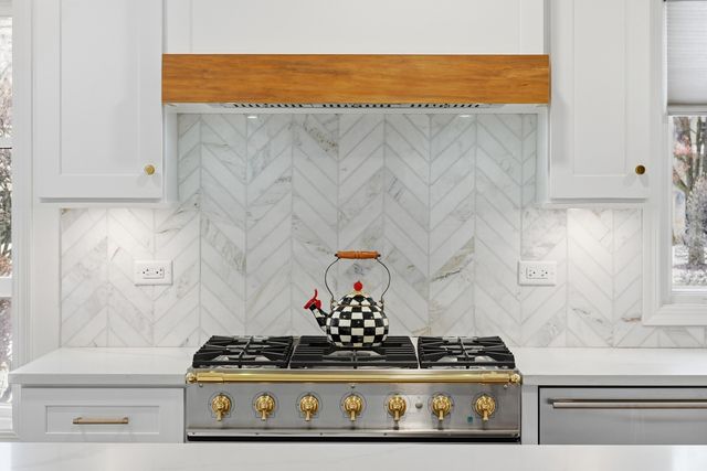 8 Concord Drive, Oak Brook, IL 60523