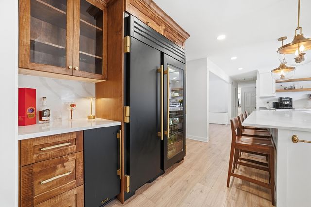 8 Concord Drive, Oak Brook, IL 60523