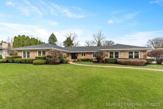 8 Concord Drive, Oak Brook, IL 60523