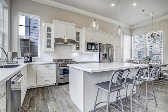 8610 Green Kolbe Lane, Houston, TX 77080