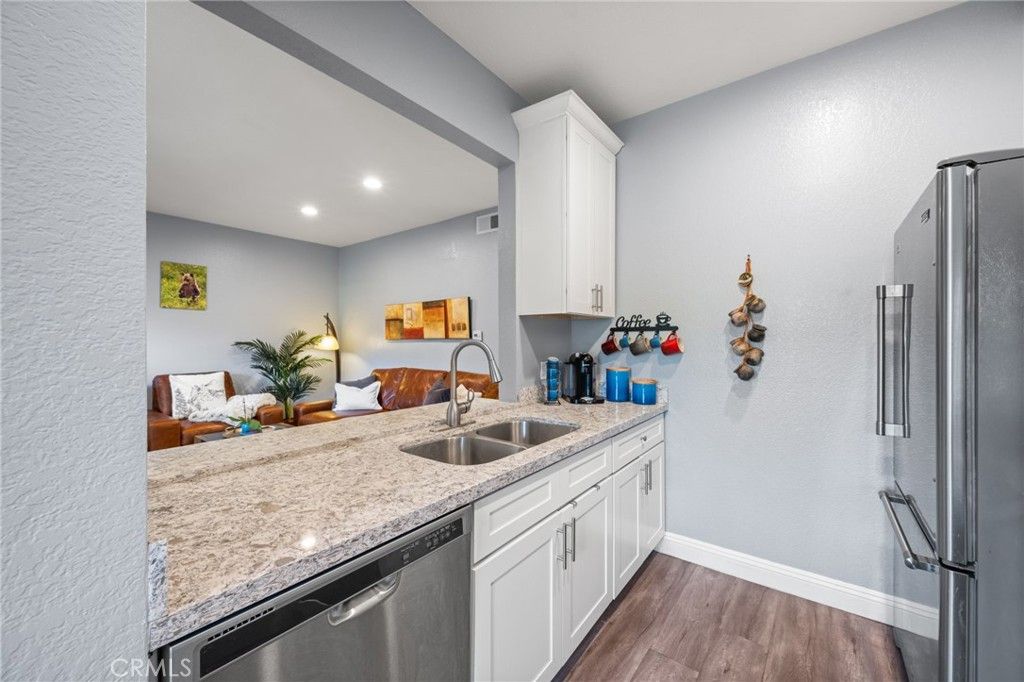 Image 16 of property listing at 158 Maegan 7, Thousand Oaks, CA 91362