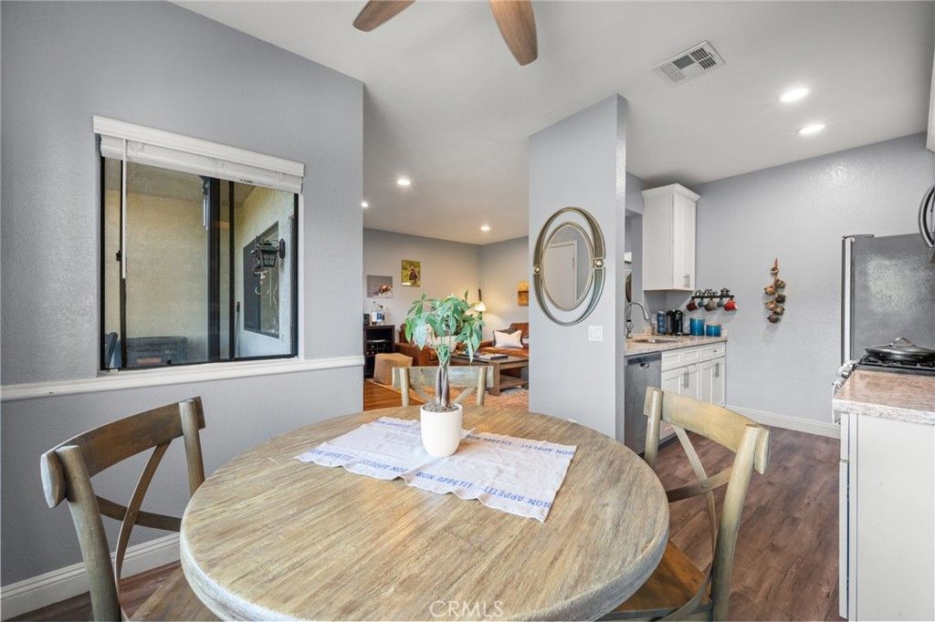 Image 20 of property listing at 158 Maegan 7, Thousand Oaks, CA 91362
