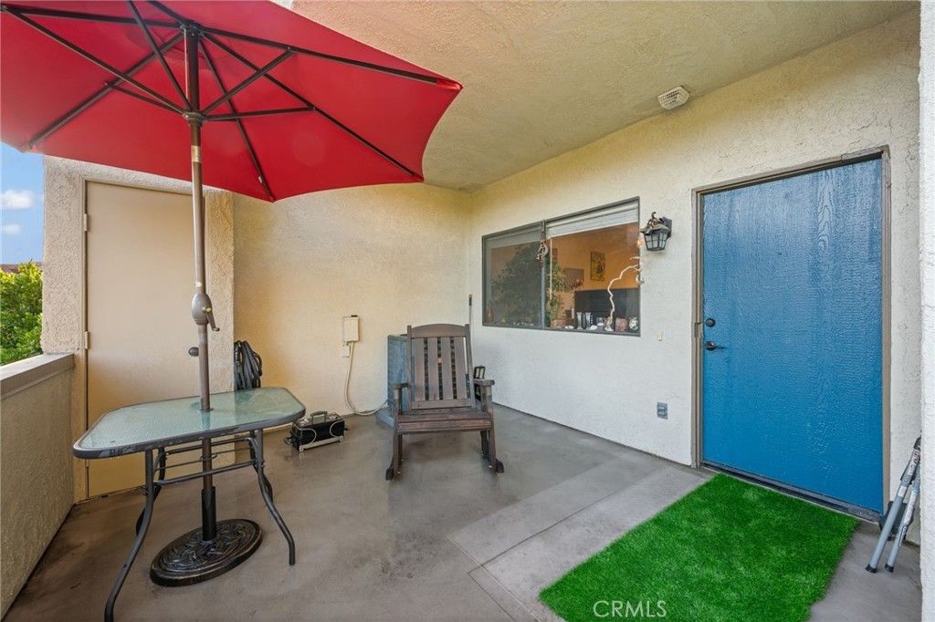 Image 3 of property listing at 158 Maegan 7, Thousand Oaks, CA 91362