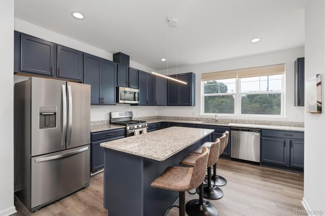 3971 Trailwaycommons Circle, Auburn Hills, MI 48326