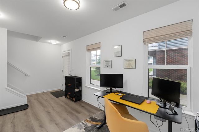 3971 Trailwaycommons Circle, Auburn Hills, MI 48326