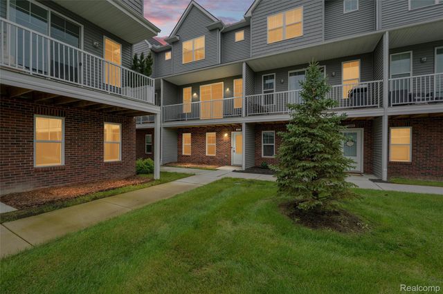 3971 Trailwaycommons Circle, Auburn Hills, MI 48326