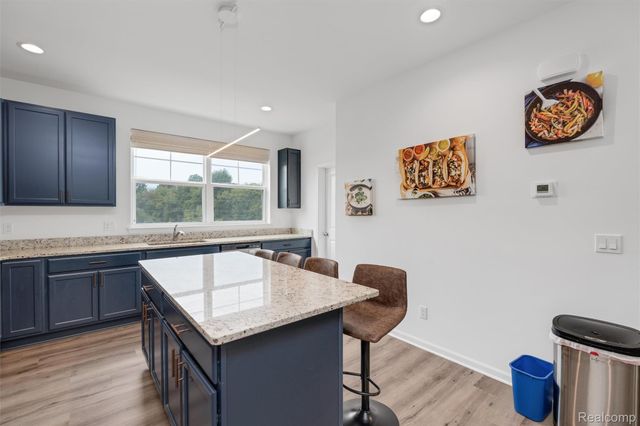 3971 Trailwaycommons Circle, Auburn Hills, MI 48326