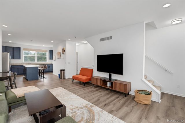 3971 Trailwaycommons Circle, Auburn Hills, MI 48326