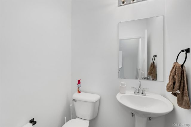 3971 Trailwaycommons Circle, Auburn Hills, MI 48326