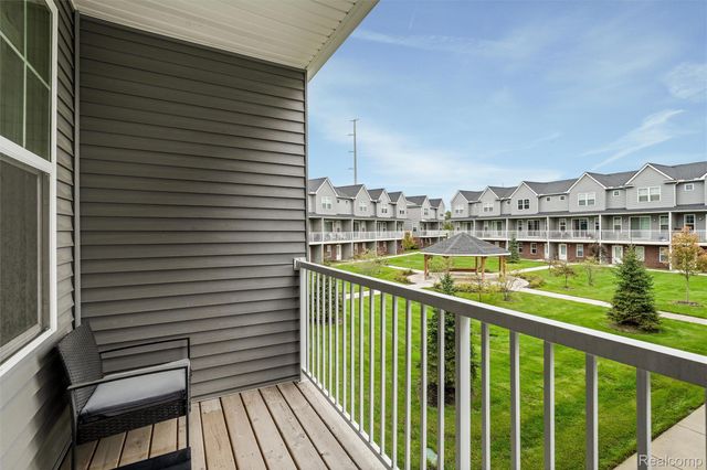 3971 Trailwaycommons Circle, Auburn Hills, MI 48326