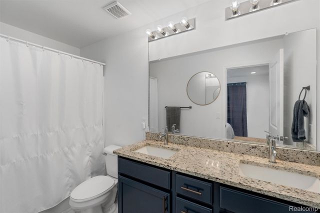 3971 Trailwaycommons Circle, Auburn Hills, MI 48326