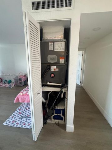 2020 NE 135th St 811, North Miami, FL 33181