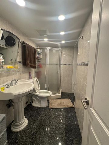 2020 NE 135th St 811, North Miami, FL 33181