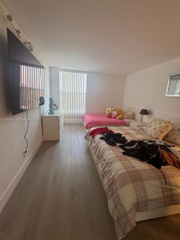 2020 NE 135th St 811, North Miami, FL 33181