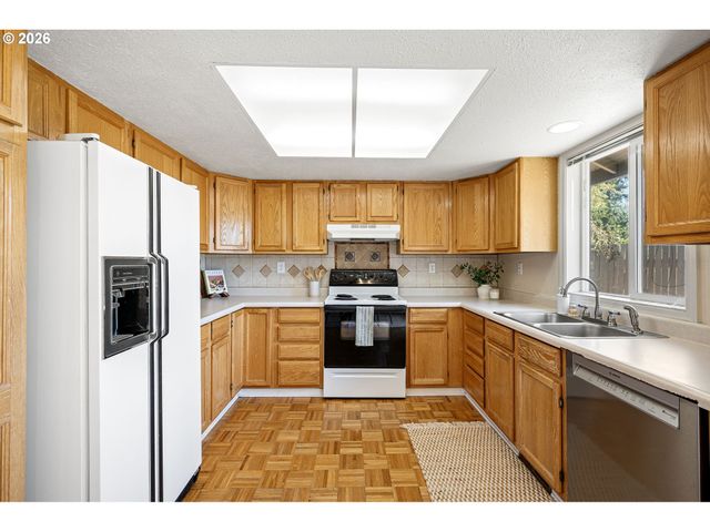 3843 SOUZA St, Eugene, OR 97402